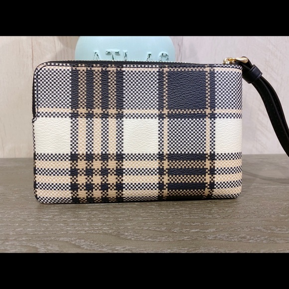 Coach Wristlet - Picture 5 of 6